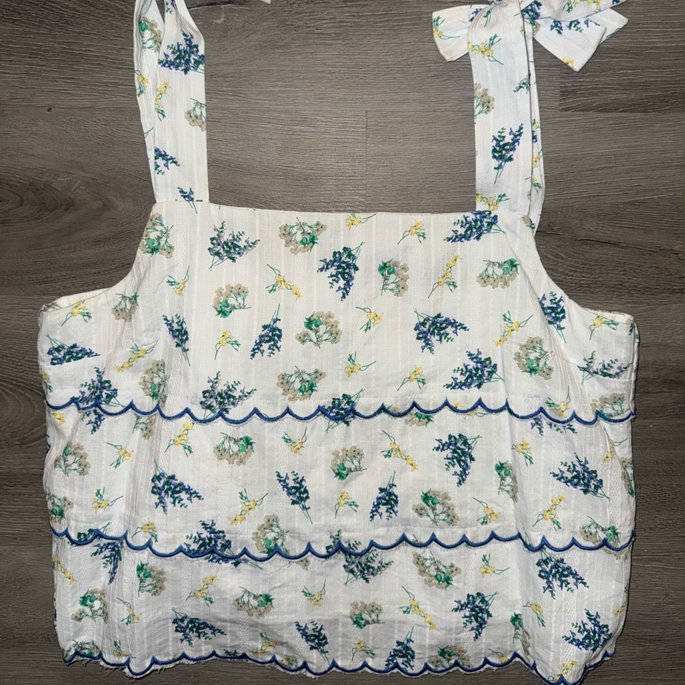 Copper Key Floral Scalloped Tank Top